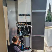 Messa in servizio di un modulo idronico Panasonic in armadio tecnico