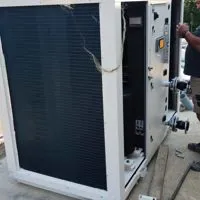 Pompa di calore aria-acqua Panasonic in fase di installazione